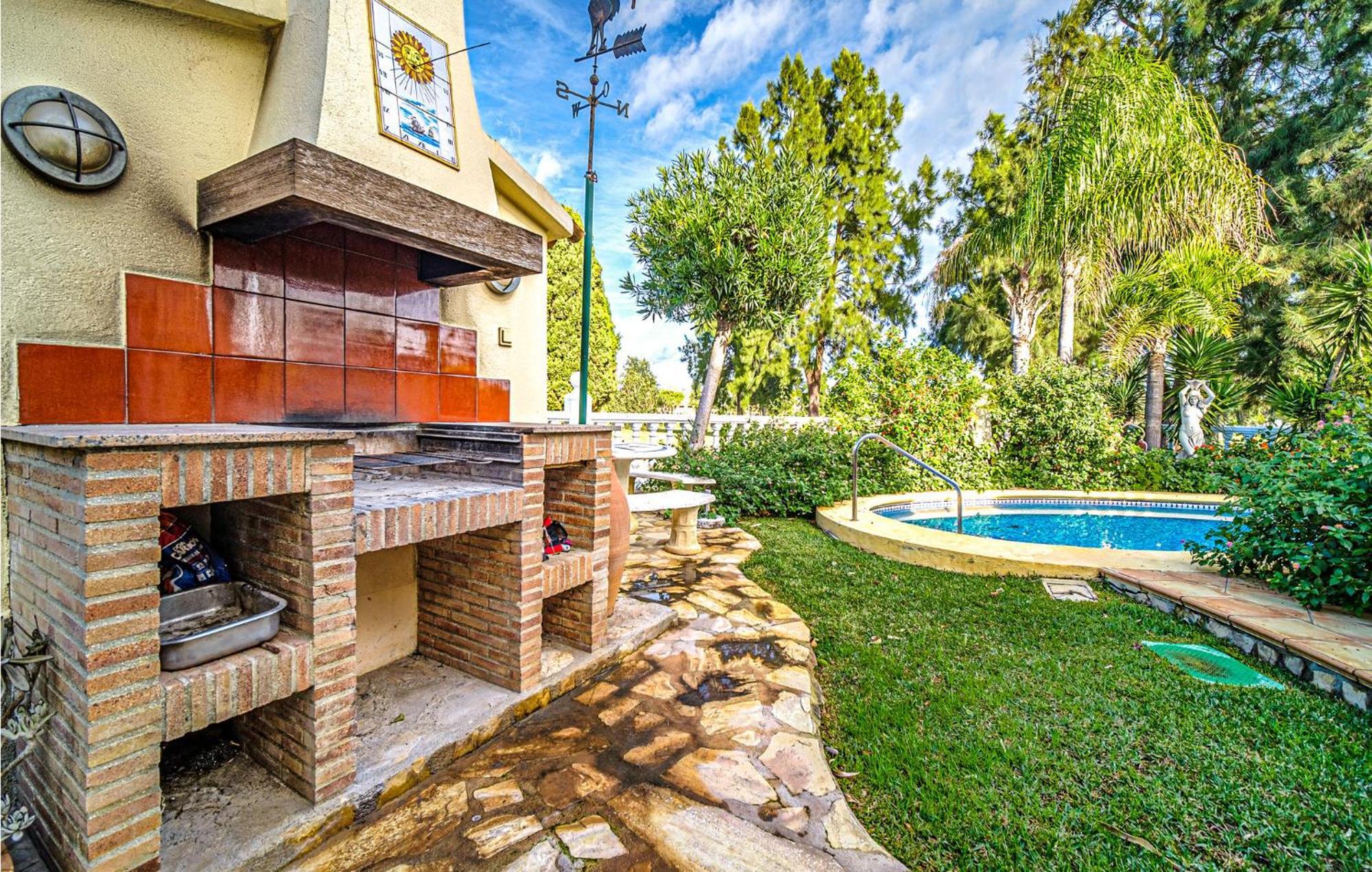 Beautiful Home In Oliva With Kitchen Extérieur photo